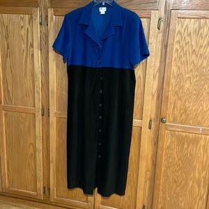 Darian Petite Short Sleeve Button down Dress - size 16